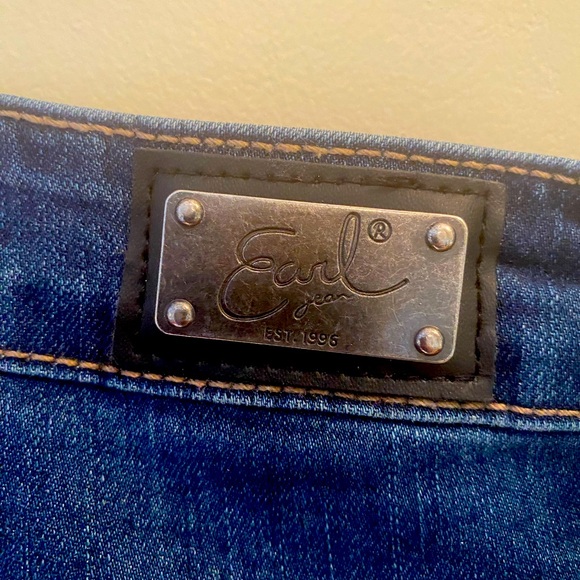 Earl Jeans. Gold Metallic Trim. Ankle Jean. Plus Size - Picture 4 of 6